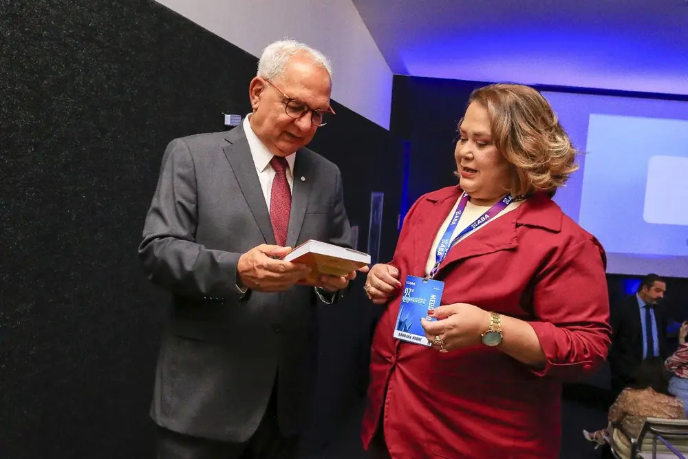 Homenagens e reconhecimento aos associados